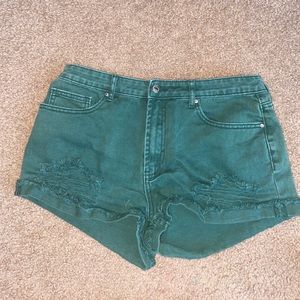Green shorts! 💚